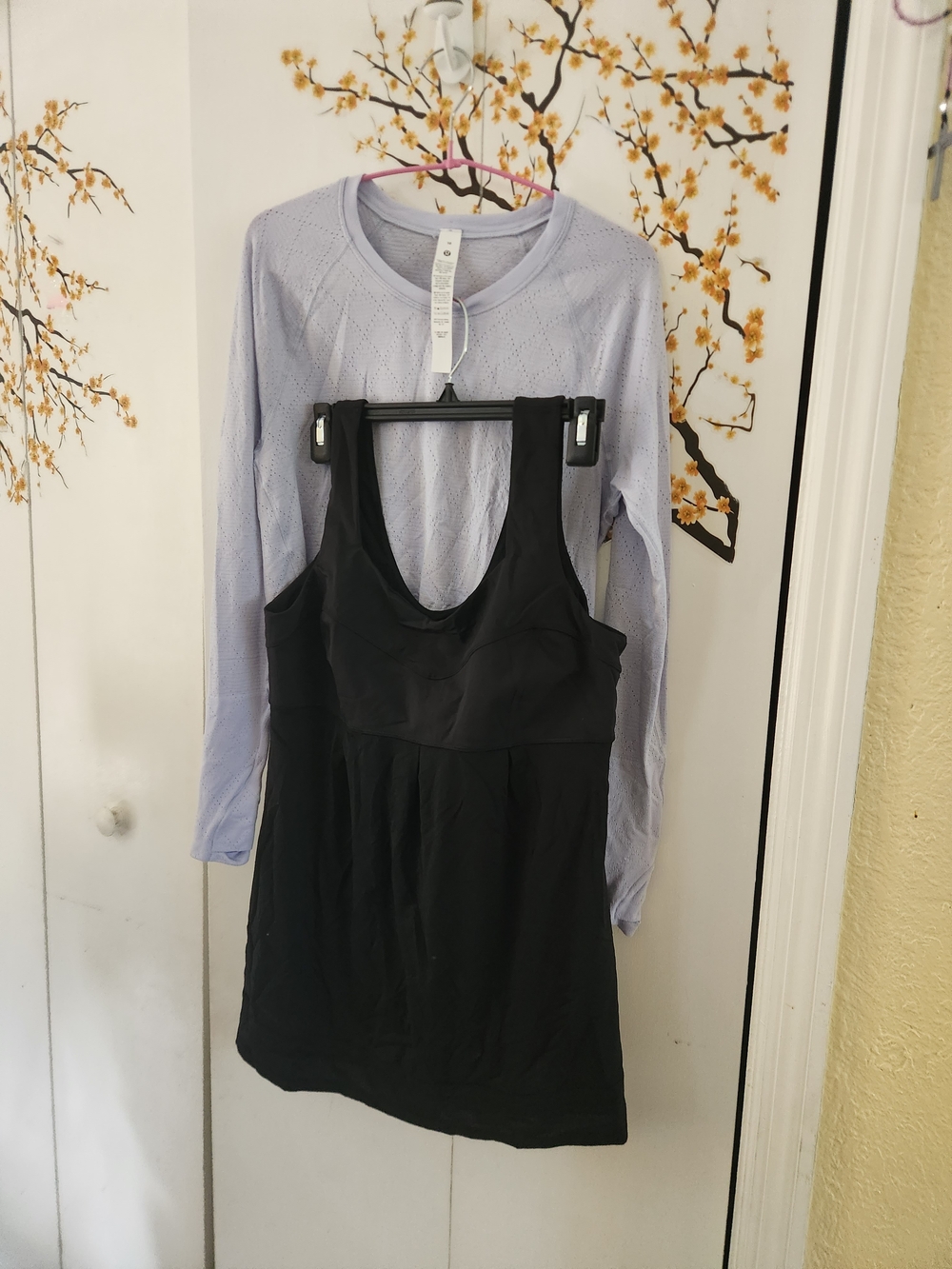 lululemon athletica Black Scoop-Neck Long Sleeve (BUNDLE)